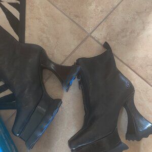 John Fluevog Petunia Munster boots size 13W 11M New